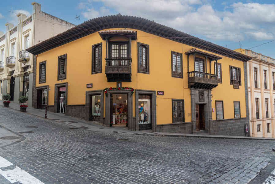 Tenerife 127 - La Orotava - Casa Llarena Cullen.jpg